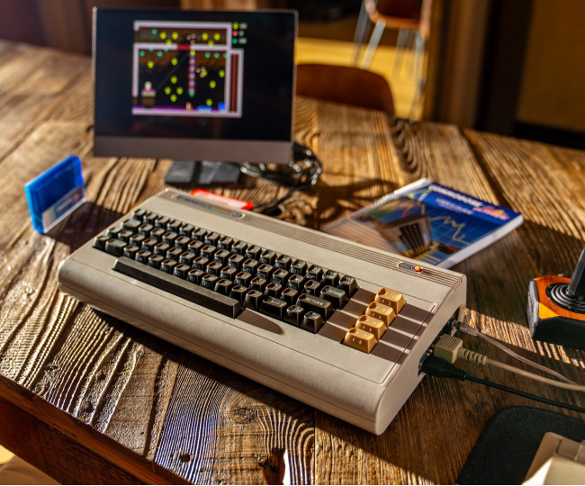 Ретрокомп'ютер Commodore 77, Cyberpunk 2077